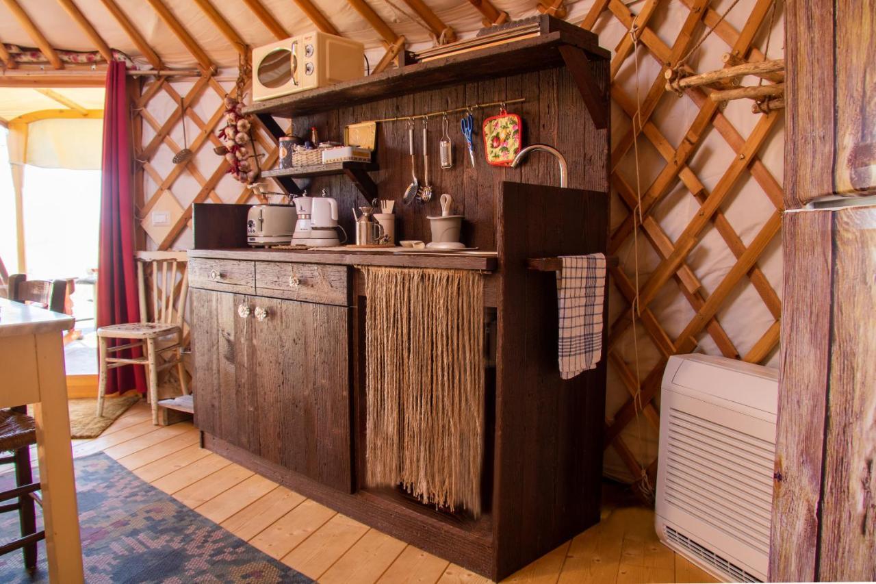 2 Cuori E 1 Yurta Glamping In Tuscany - Adults Only Asciano Exterior photo